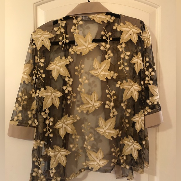 Fun black and gold shirt - Picture 1 of 3